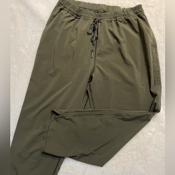 lululemon athletica Pants - Lululemon Athletica stretch high rise crop pants 7/8 length